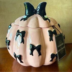 New Pink Ceramic Pumpkin Canister Cookie Jar w/ Black Bows Cobwebs & Cauldrons
